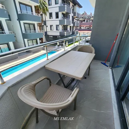 Bluhaus B7 Side